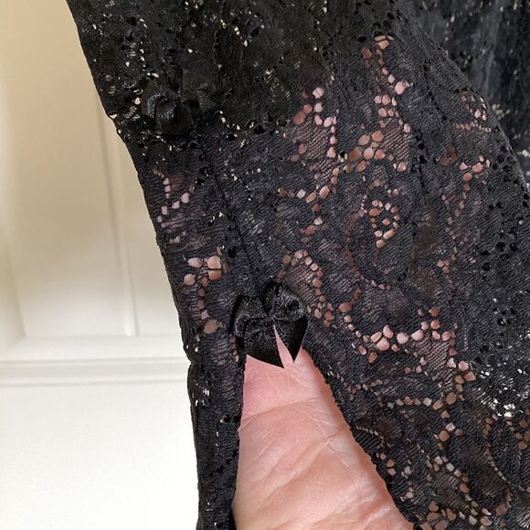 Women's Lace Crop Camisole Size Small Black - Picture 6 of 6